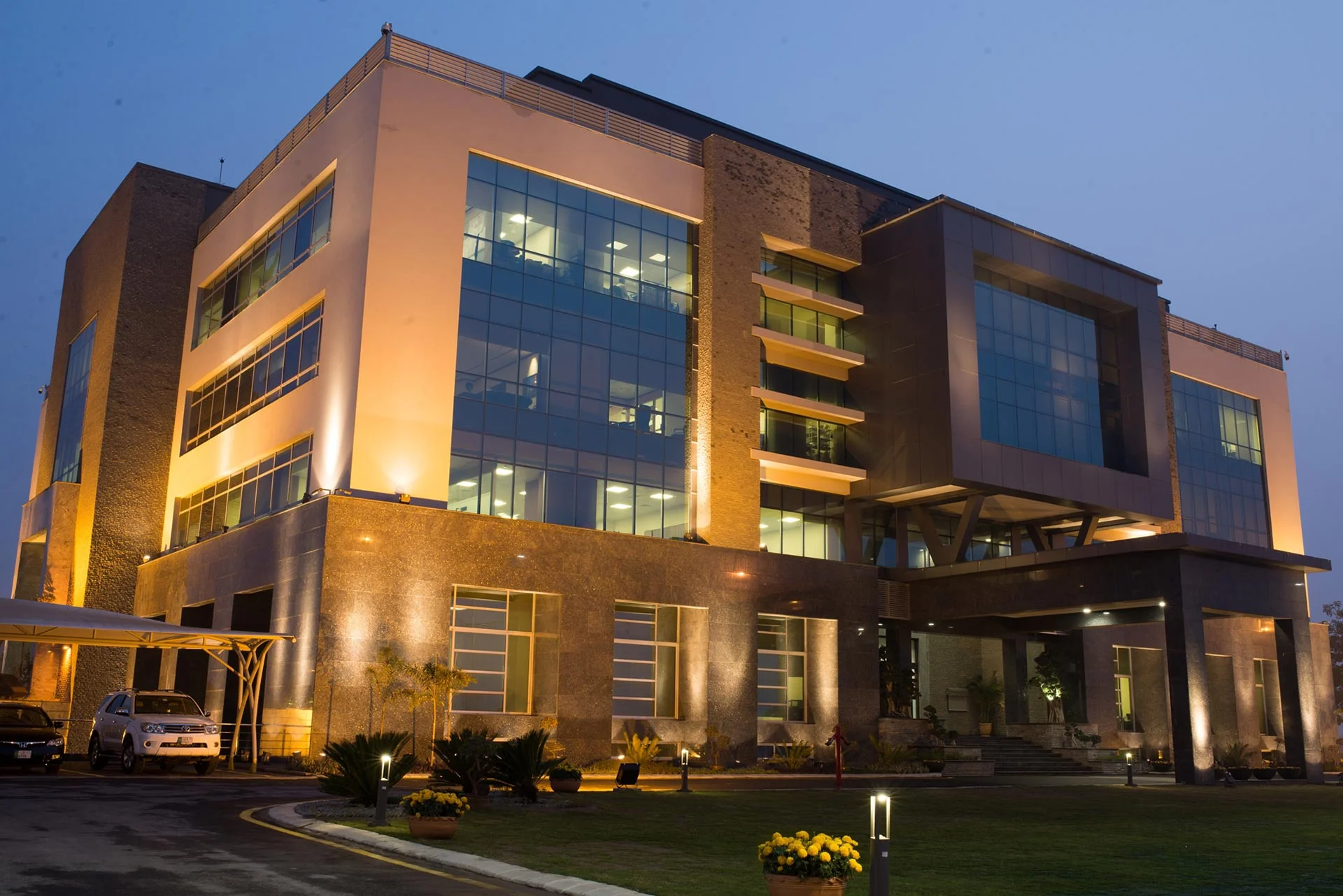 Luxury Living Lifestyle In DHA Lahore